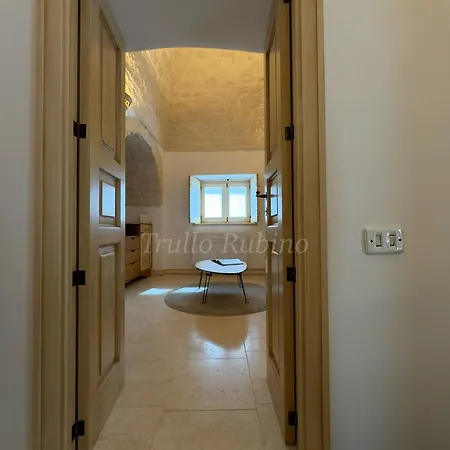 Trullo Rubino 公寓