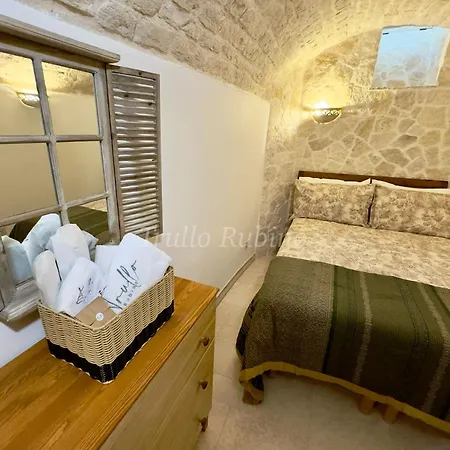 Trullo Rubino 아파트 *